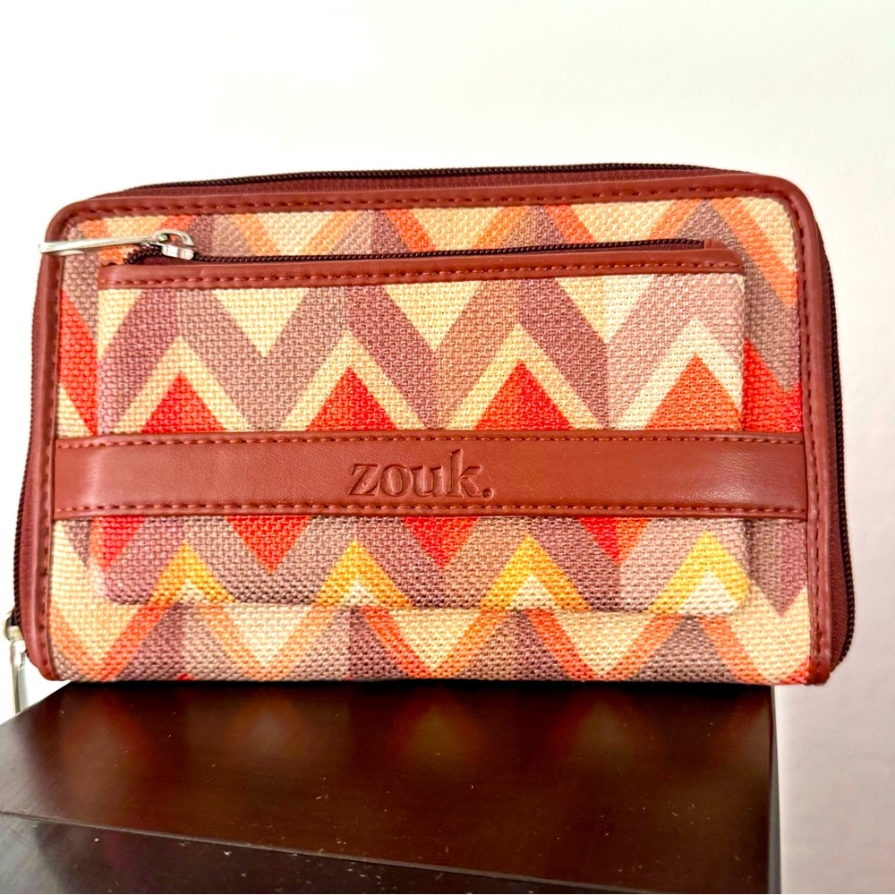 Women's Retro Bohemian Zip Around Clutch Wallet with Zippered Outside Pocket